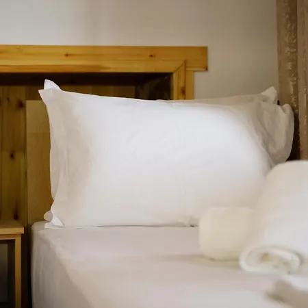 Rest & View בית הארחה Gjirokastër